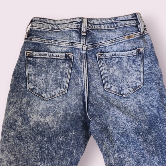 Kancan | EUC High Rise Mom Fit Acid Wash Distressed Jeans Size 5 / 26 - Picture 10 of 10
